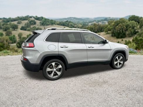 Used 2019 Jeep Cherokee Limited w/ Luxury Group AWD/4WD image 11
