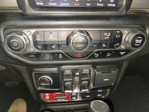 Used 2021 Jeep Wrangler Unlimited Rubicon w/ Uconnect 4C Nav & Sound Group AWD/4WD image 21