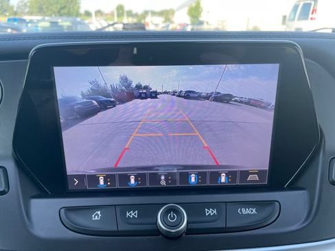 Used 2019 Chevrolet Blazer LT w/ Sound & Technology Package FWD image 14