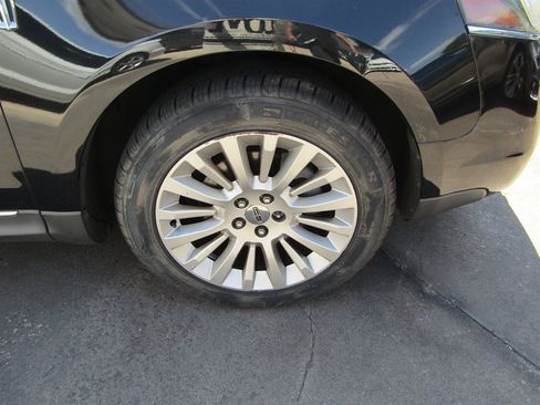 Used 2010 Lincoln MKT 2WD image 18