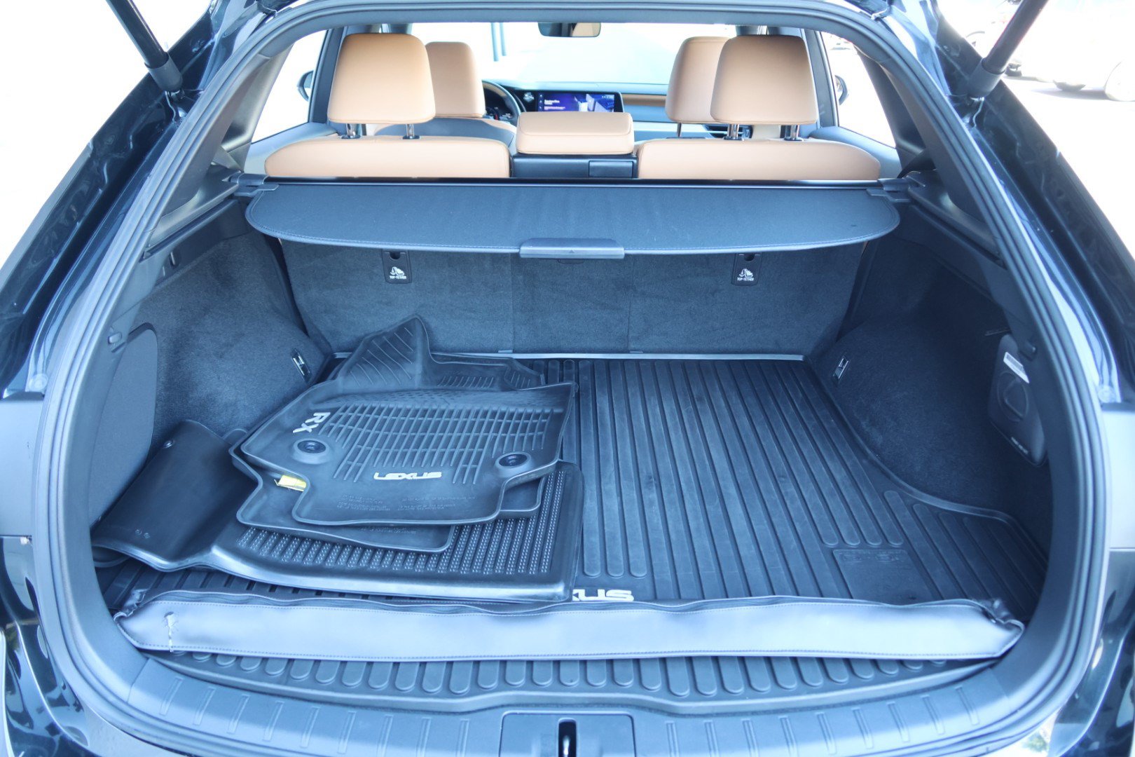 Used 2025 Lexus RX 350 Premium w/ Accessory Package FWD image 36