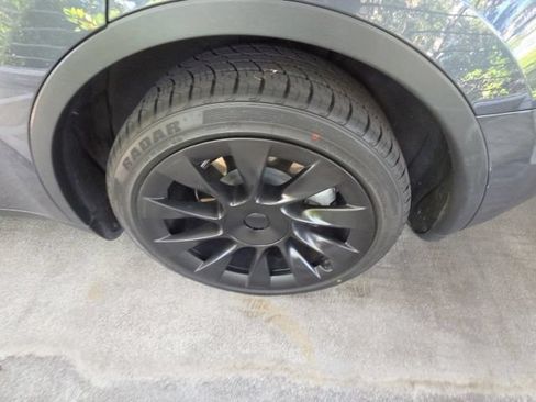 Used 2023 Tesla Model Y Long Range AWD/4WD image 12