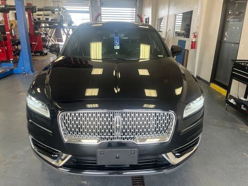 Used 2019 Lincoln Nautilus Premier AWD/4WD image 8