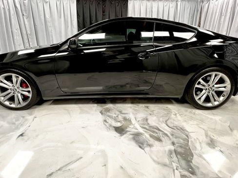 Used 2011 Hyundai Genesis 3.8 image 9