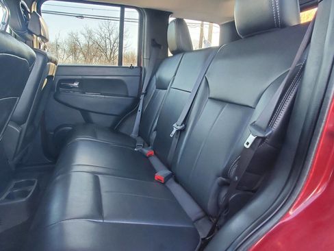 Used 2012 Jeep Liberty Sport image 12