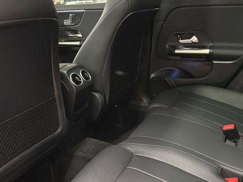 Used 2025 Mercedes-Benz GLA 250 4MATIC image 46