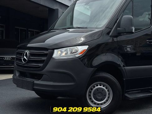 Used 2019 Mercedes-Benz Sprinter 2500 image 2