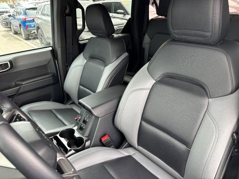Used 2024 Ford Bronco Black Diamond image 16
