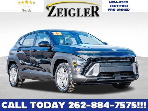 Certified 2025 Hyundai Kona SE image 1