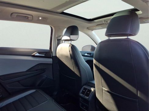 Certified 2023 Volkswagen Taos SEL image 11