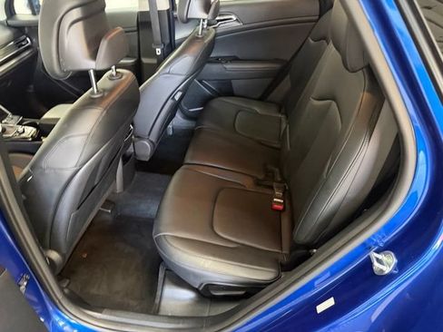 Used 2023 Kia Sportage EX FWD image 33