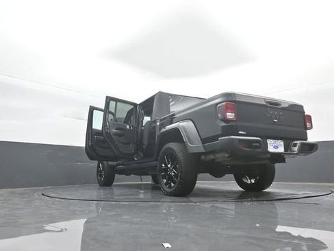 Used 2024 Jeep Gladiator Sport image 45