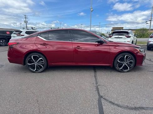 Certified 2025 Nissan Altima 2.5 SR w/ SR Premium Package FWD image 4