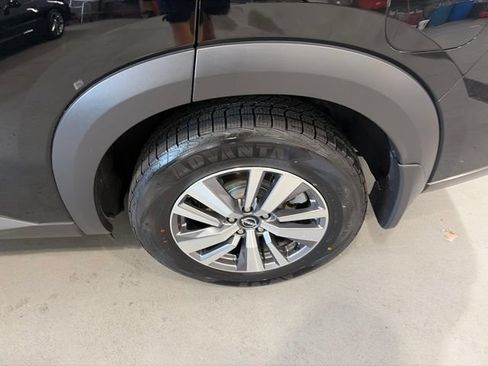 Used 2023 Nissan Pathfinder SL AWD/4WD image 36