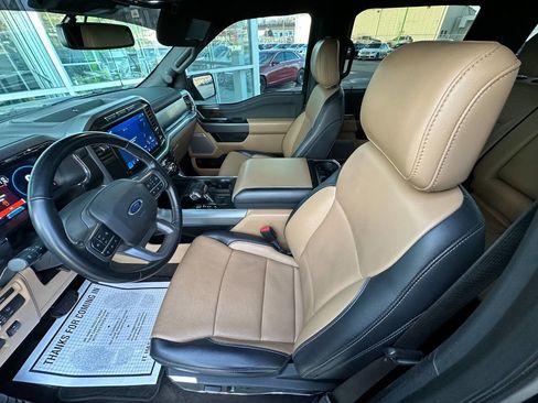 Used 2021 Ford F150 Lariat image 11