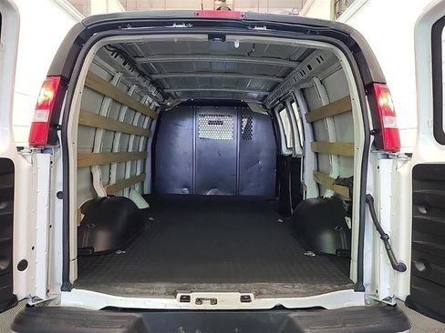 Used 2024 Chevrolet Express 2500 w/ Driver Convenience Package RWD image 5