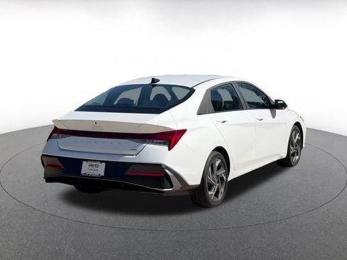 Used 2025 Hyundai Elantra Limited image 15