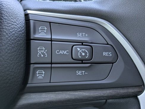 New 2025 Jeep Grand Cherokee Limited w/ Black Appearance Package image 23