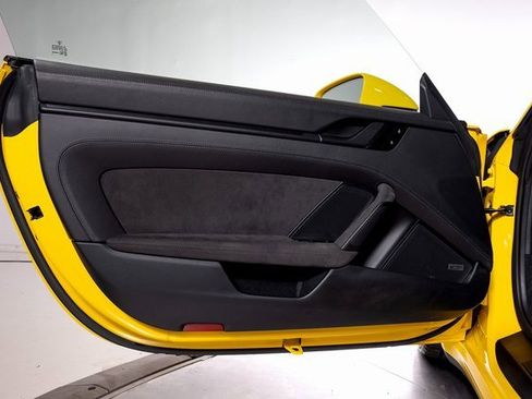 Used 2022 Porsche 911 Carrera GTS w/ Premium Package image 48