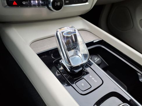 Certified 2023 Volvo XC60 B5 Ultimate image 25