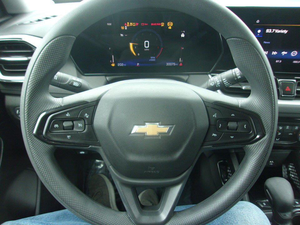 Used 2024 Chevrolet TrailBlazer LT w/ Driver Confidence Package FWD image 9