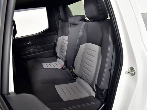 Used 2024 Toyota Tacoma TRD Sport image 19