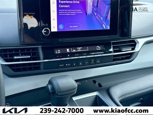 Used 2025 Toyota Sienna LE image 34