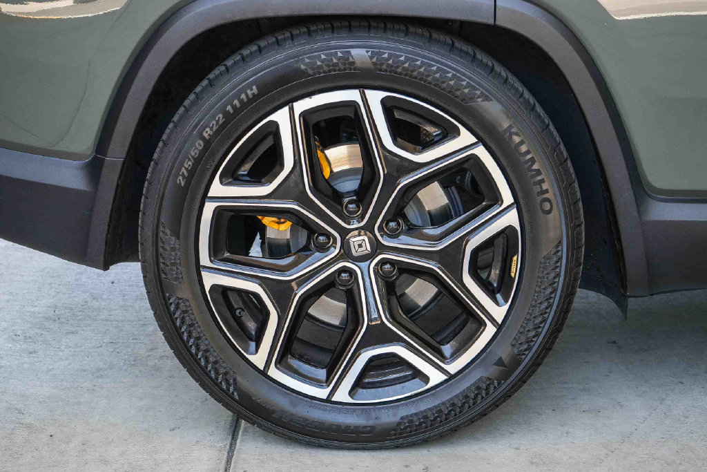 Used 2024 Rivian R1S Launch Edition Quad AWD/4WD image 12
