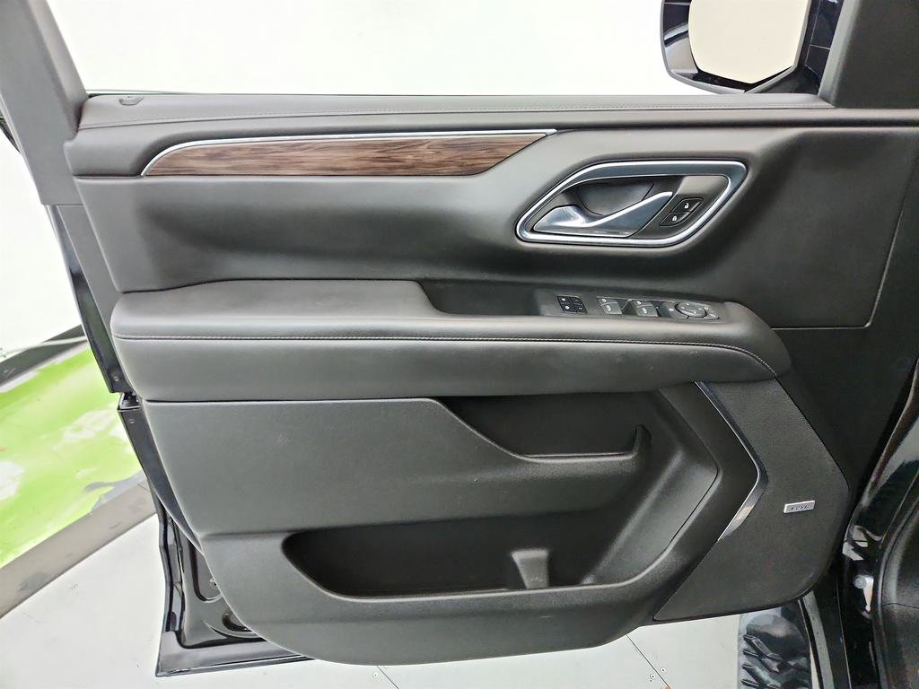 Used 2021 Chevrolet Tahoe Z71 w/ Rear Media and Nav Package AWD/4WD image 21