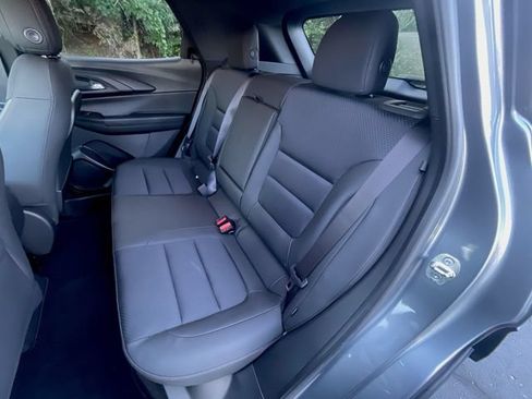 Used 2022 Chevrolet TrailBlazer RS FWD image 23