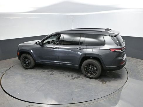 Used 2024 Jeep Grand Cherokee L Laredo AWD/4WD image 43
