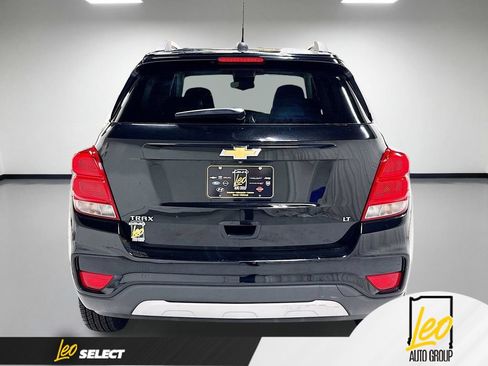 Used 2018 Chevrolet Trax LT w/ LT Convenience Package FWD image 9