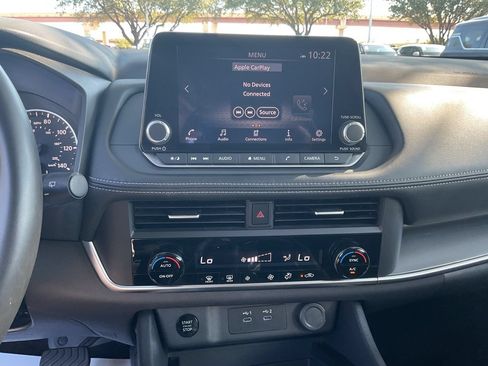 Used 2025 Nissan Rogue SV FWD image 25