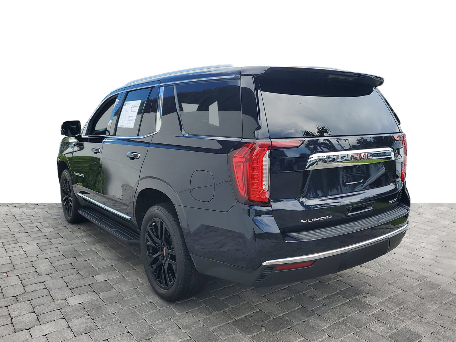 Certified 2021 GMC Yukon SLT w/ Rear Media and Nav Package RWD image 4
