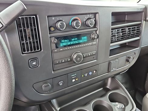 New 2025 Chevrolet Express 3500 image 8