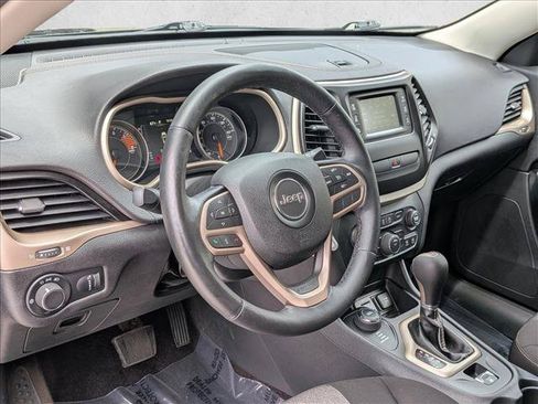 Used 2017 Jeep Cherokee Sport AWD/4WD image 11