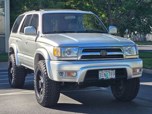 Used 2000 Toyota 4Runner Limited AWD/4WD image 2
