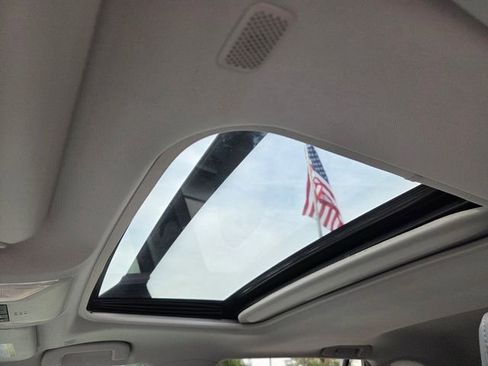 Used 2025 Toyota RAV4 XLE Premium FWD image 5