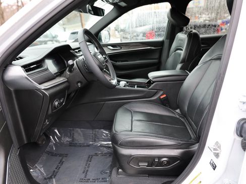 Used 2023 Jeep Grand Cherokee L Overland image 20