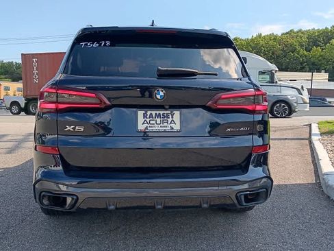 Used 2021 BMW X5 xDrive40i w/ M Sport Package AWD/4WD image 4