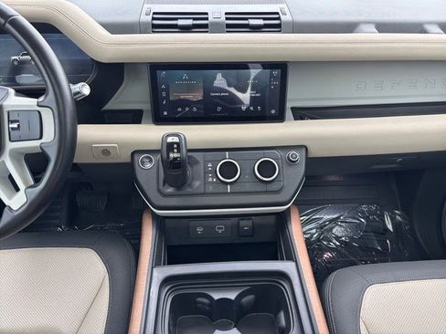 Certified 2022 Land Rover Defender 90 X-Dynamic S image 17