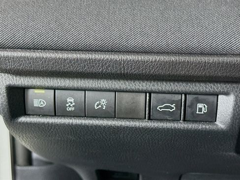 Used 2025 Toyota Camry LE image 17