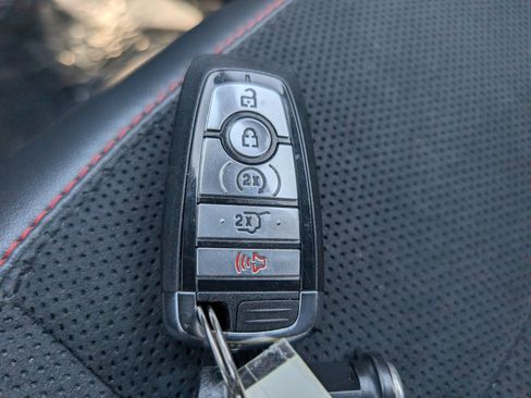Used 2025 Ford Explorer ST AWD/4WD image 37