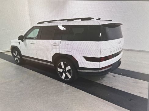 Certified 2025 Hyundai Santa Fe Limited image 3