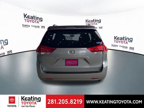 Used 2012 Toyota Sienna image 4