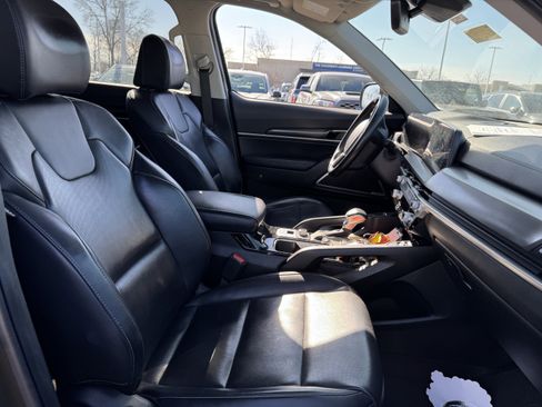 Used 2024 Kia Telluride S w/ S Sunroof Package image 16