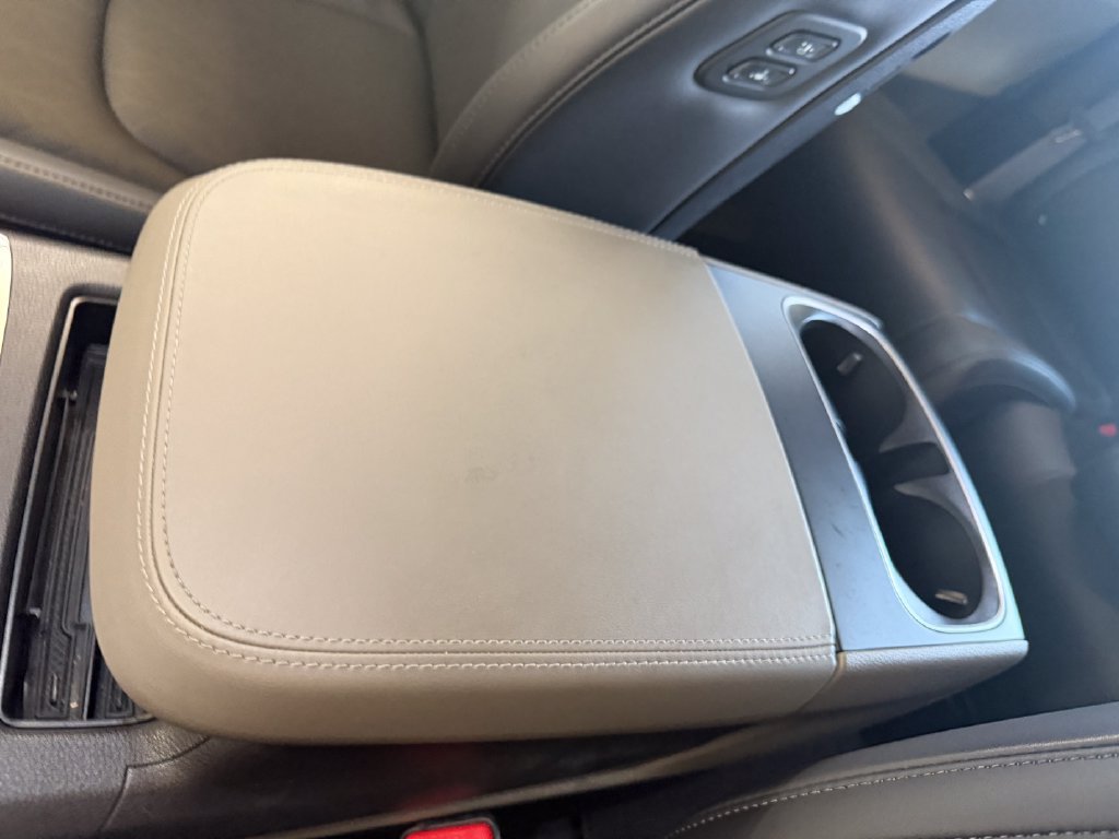 Used 2025 Kia Carnival SX FWD image 16