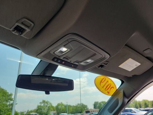 Used 2019 Chevrolet Silverado 1500 Custom image 30