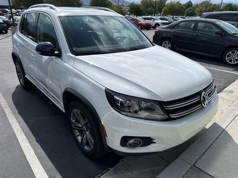 Used 2017 Volkswagen Tiguan Sport AWD/4WD image 2