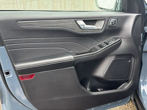 Certified 2023 Ford Escape Platinum image 9